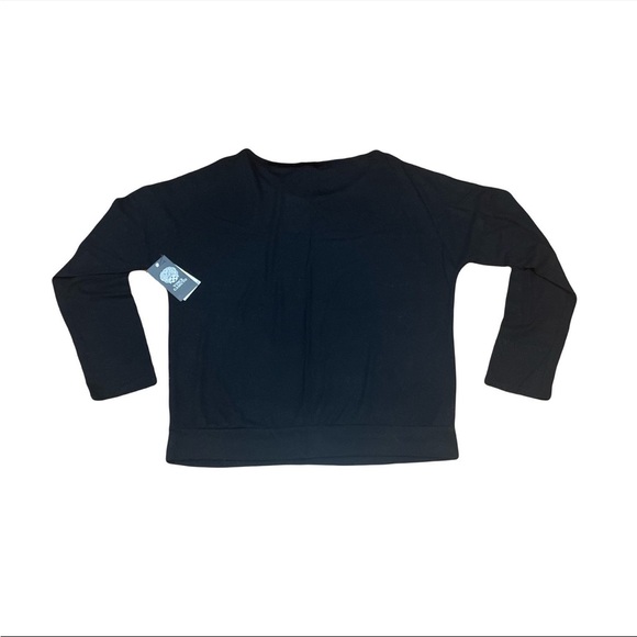 Vince Camuto MEDIUM Black 3/4 Sleeve Top
Logo hit on left shoulder comfy soft - Picture 2 of 6